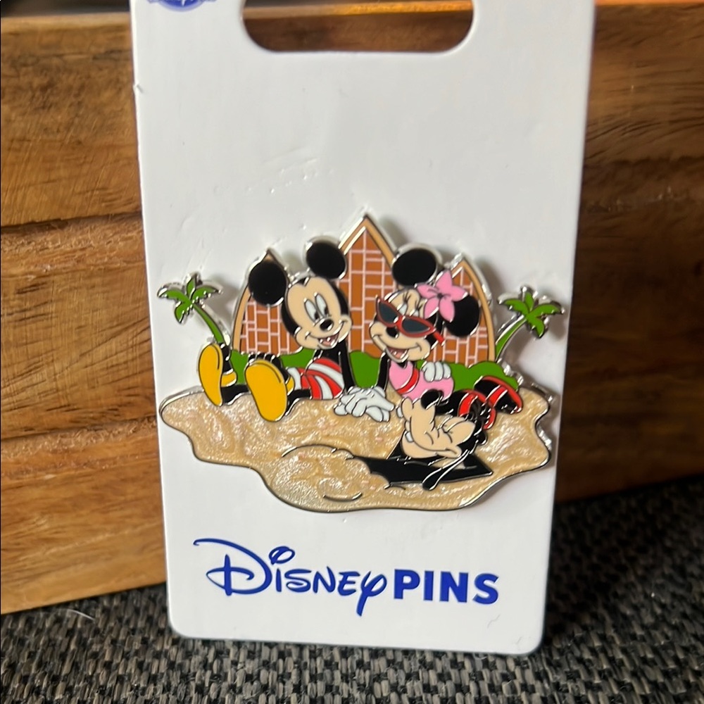 Disney Pins Mickey and Minnie Beach Pin - Multicolor - Picture 2 of 3
